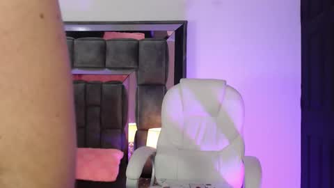 Snapshot of christaly_1 chatting on September 30, 2025, 5:56 am Christal online show from September 30, 2025, 5:56 am