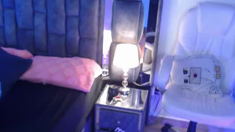 Snapshot of christaly_1 chatting on October 19, 2025, 6:14 am Christal online show from October 19, 2025, 6:14 am