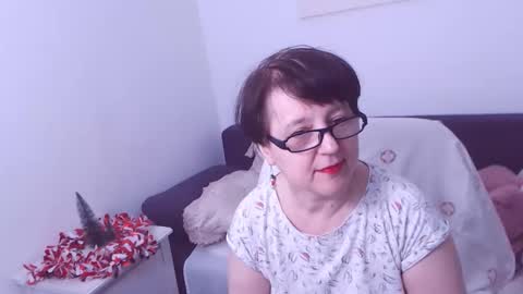 Snapshot of christarose chatting on December 22, 2024, 5:12 am Christa online show from December 22, 2024, 5:12 am