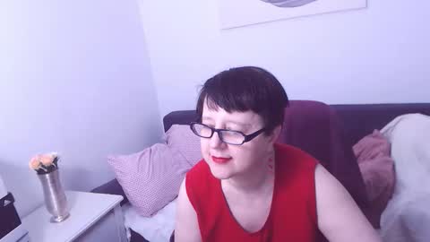 Snapshot of christarose chatting on October 31, 2025, 5:36 pm Christa online show from October 31, 2025, 5:36 pm