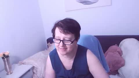 Snapshot of christarose chatting on November 2, 2025, 12:57 am Christa online show from November 2, 2025, 12:57 am