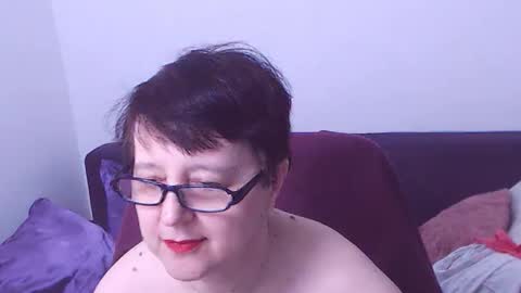 Snapshot of christarose chatting on November 9, 2025, 12:42 am Christa online show from November 9, 2025, 12:42 am