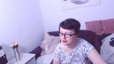 Snapshot of christarose chatting on November 24, 2025, 2:00 am Christa online show from November 24, 2025, 2:00 am