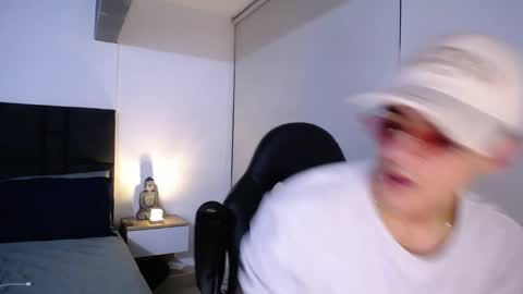 Snapshot of christianvalenzia chatting on November 12, 2025, 4:24 am Christian online show from November 12, 2025, 4:24 am