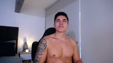 Snapshot of christianvalenzia chatting on November 22, 2025, 12:04 pm Christian online show from November 22, 2025, 12:04 pm