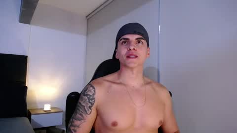 Snapshot of christianvalenzia chatting on November 26, 2025, 10:33 pm Christian online show from November 26, 2025, 10:33 pm