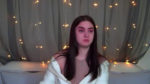 Christina online show from November 24, 2025, 7:13 pm