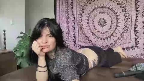 Snapshot of christine_f chatting on October 21, 2025, 5:13 pm Val riess -- Instagram free online show from October 21, 2025, 5:13 pm