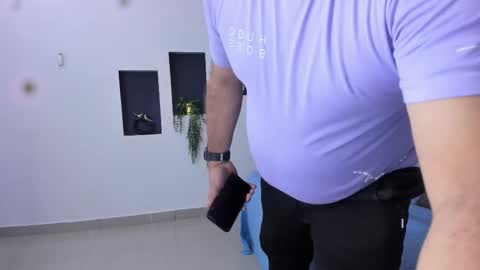 christopher_cruz_ online show from November 21, 2025, 10:19 pm