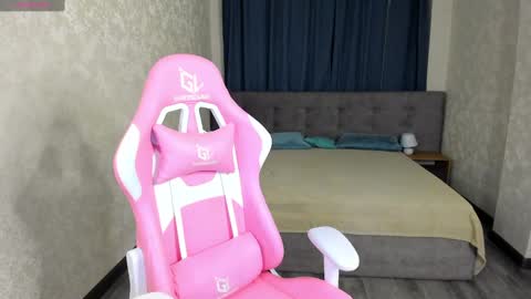 hristy3 online show from February 10, 2025, 1:24 am