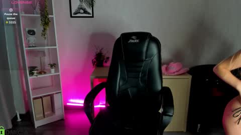 hristy3 online show from September 9, 2025, 12:54 am