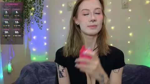 Snapshot of christy_memeow chatting on September 21, 2025, 10:06 am christy memeow online show from September 21, 2025, 10:06 am
