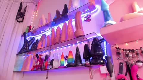 Snapshot of christymilk1 chatting on January 6, 2025, 2:04 am christy online show from January 6, 2025, 2:04 am