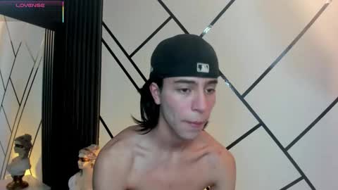 chrristopher77 online show from September 15, 2025, 4:18 pm