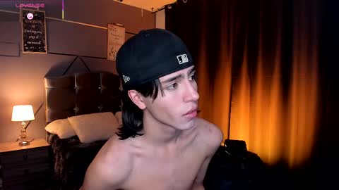 chrristopher77 online show from September 16, 2025, 1:45 pm