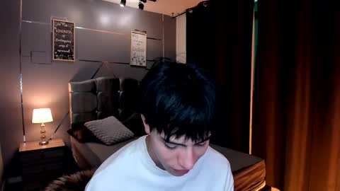 chrristopher77 online show from September 20, 2025, 4:19 pm