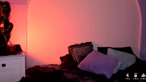 chrristopher77 online show from September 23, 2025, 3:48 pm