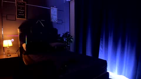 chrristopher77 online show from September 24, 2025, 12:19 pm