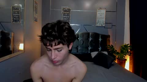 chrristopher77 online show from October 17, 2025, 1:57 pm