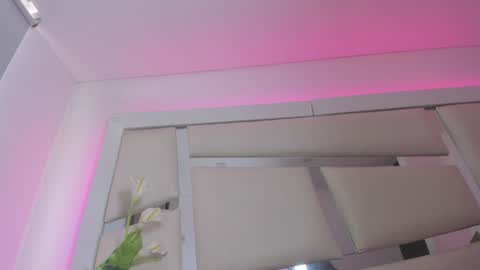 instagram chrystaljade.1 online show from December 3, 2024, 4:17 pm