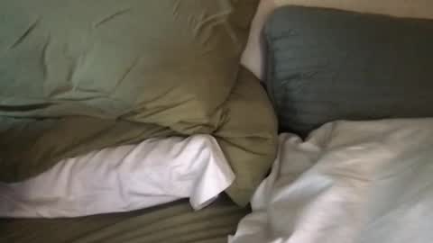 Snapshot of chubbeebear chatting on October 3, 2025, 10:07 pm lOOking4me online show from October 3, 2025, 10:07 pm