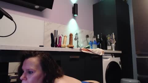 Snapshot of chwerry_b0 chatting on December 18, 2024, 1:59 am Jessica online show from December 18, 2024, 1:59 am