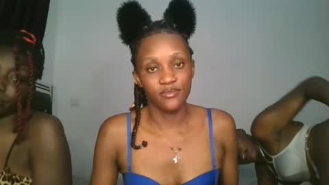 chyna_baibe online show from November 15, 2025, 9:32 pm