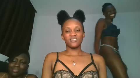 chyna_baibe online show from November 20, 2025, 11:37 pm