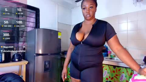 Snapshot of ciaraebonyxxx chatting on February 14, 2025, 2:33 pm ciaraebonyxxx online show from February 14, 2025, 2:33 pm