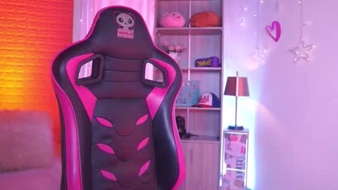 Snapshot of cielo_andrade chatting on October 1, 2025, 12:11 pm Cielo online show from October 1, 2025, 12:11 pm