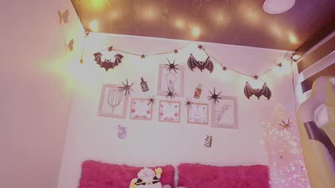 Snapshot of cielo_andrade chatting on October 14, 2025, 12:28 pm Cielo online show from October 14, 2025, 12:28 pm