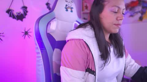 Snapshot of cielo_andrade chatting on October 15, 2025, 12:27 pm Cielo online show from October 15, 2025, 12:27 pm