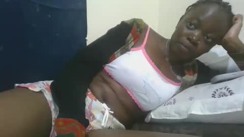 cilia petite online show from February 12, 2025, 12:33 pm