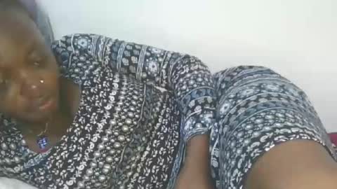 cilia petite online show from November 23, 2025, 4:51 pm