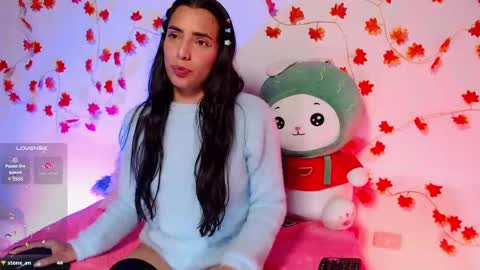 Snapshot of cinderella_lewis chatting on February 14, 2025, 8:10 am Sofi Eva and Mey online show from February 14, 2025, 8:10 am