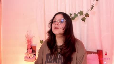 Snapshot of cinderella_lewis chatting on February 25, 2025, 5:25 pm Sofi Eva and Mey online show from February 25, 2025, 5:25 pm