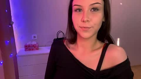 Emma online show from October 14, 2025, 2:01 am