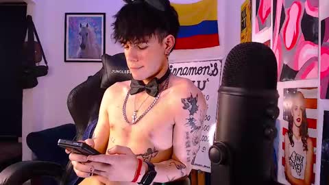 Snapshot of cinnamon_boyxxx chatting on February 13, 2025, 7:24 am David     Independent Model online show from February 13, 2025, 7:24 am