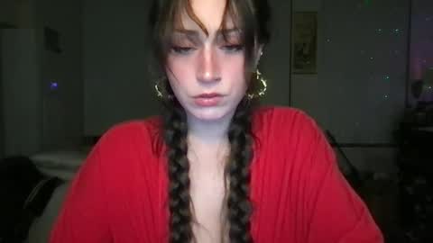 Snapshot of cinnamonpeaches chatting on October 21, 2025, 11:49 pm Carmen online show from October 21, 2025, 11:49 pm