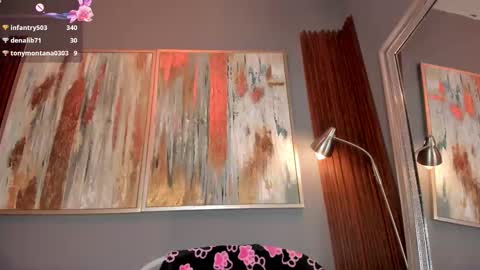 Snapshot of cinnia_ chatting on October 31, 2025, 12:33 am Cintia online show from October 31, 2025, 12:33 am