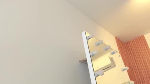 Snapshot of cinnia_ chatting on November 6, 2025, 12:17 pm Cintia online show from November 6, 2025, 12:17 pm