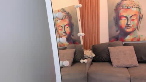 Snapshot of cinnia_ chatting on November 13, 2025, 12:04 pm Cintia online show from November 13, 2025, 12:04 pm