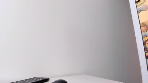 Snapshot of cinnia_ chatting on November 14, 2025, 12:04 pm Cintia online show from November 14, 2025, 12:04 pm