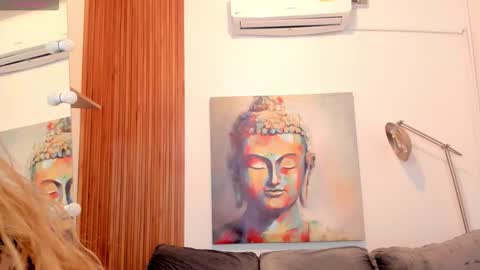 Snapshot of cinnia_ chatting on November 22, 2025, 12:15 pm Cintia online show from November 22, 2025, 12:15 pm