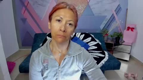 Snapshot of cintiagreyx chatting on February 10, 2025, 11:25 am  CINTIA  online show from February 10, 2025, 11:25 am