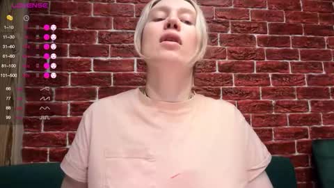 citrusblissss online show from November 25, 2025, 3:23 pm