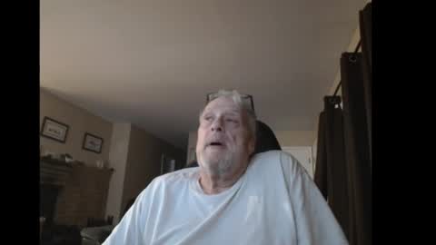 Snapshot of cjscout chatting on December 3, 2024, 6:04 am cjscout online show from December 3, 2024, 6:04 am