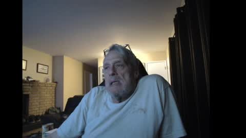 Snapshot of cjscout chatting on December 18, 2024, 7:47 am cjscout online show from December 18, 2024, 7:47 am