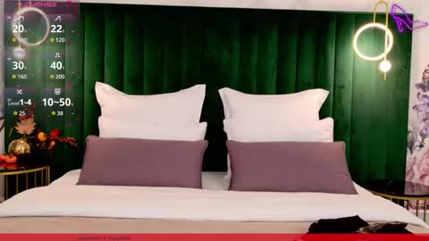 Claire online show from November 9, 2025, 2:48 pm