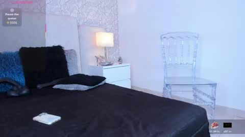 Claire Miller online show from November 5, 2025, 4:34 am